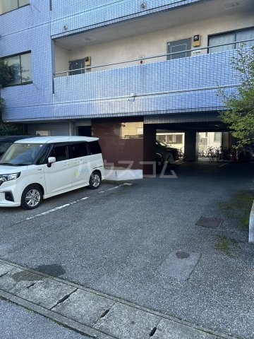 22/30 駐車場