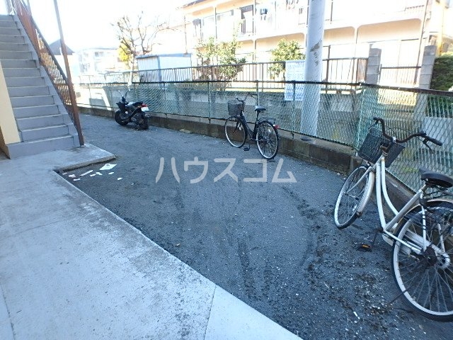 21/28 駐車場