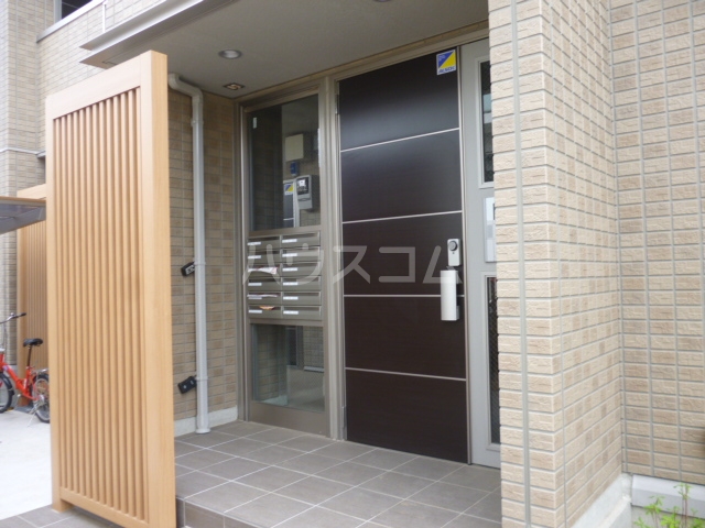 20/27 エントランス