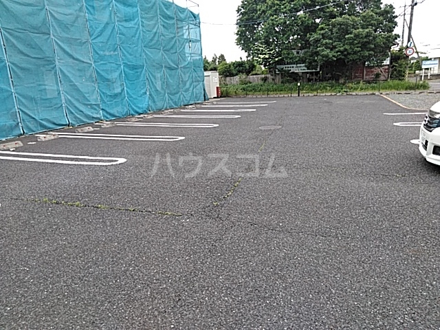 2/4 駐車場