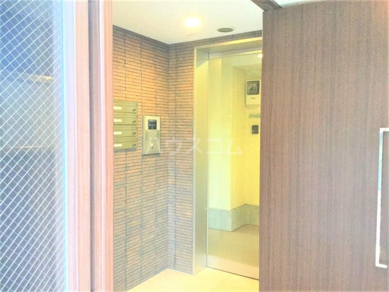 19/29 エントランス