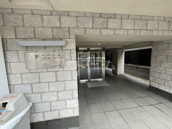 19/24 エントランス