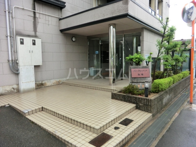 21/27 エントランス