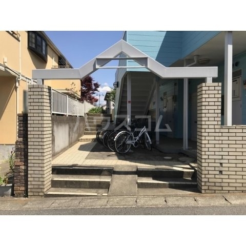 22/23 エントランス