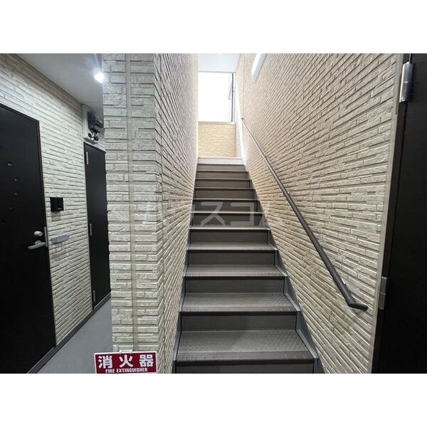 21/30 エントランス