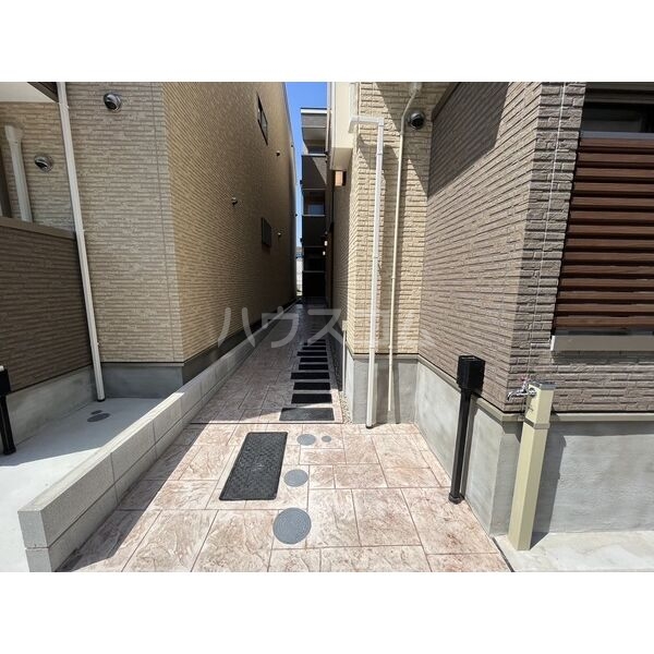 22/30 エントランス