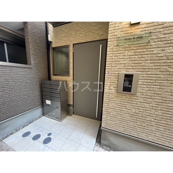 23/30 エントランス