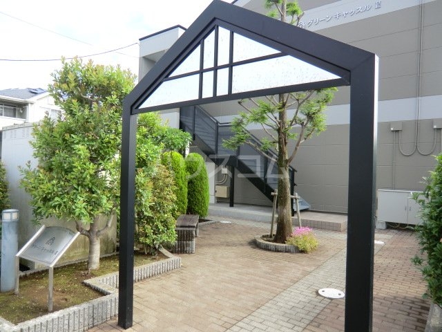 22/30 エントランス