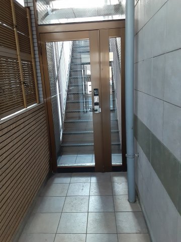 22/30 エントランス