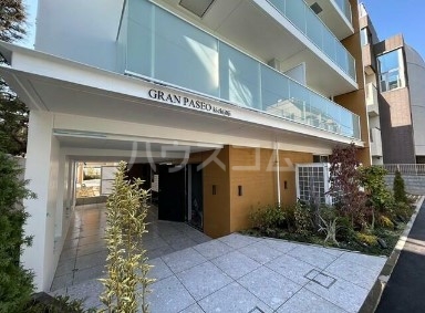 22/26 エントランス