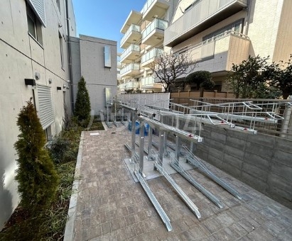 16/20 駐車場