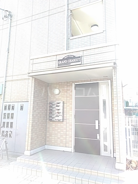 21/30 エントランス