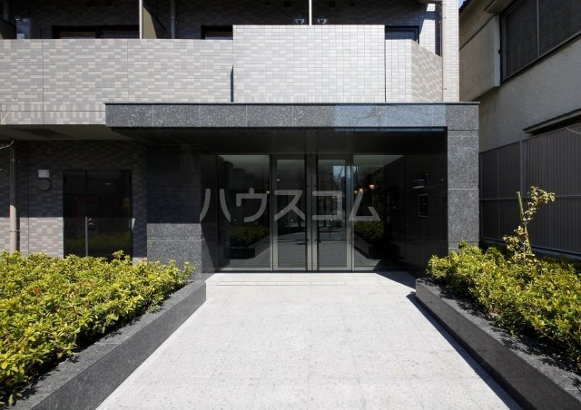 22/25 エントランス