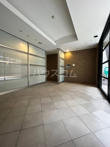 23/30 エントランス