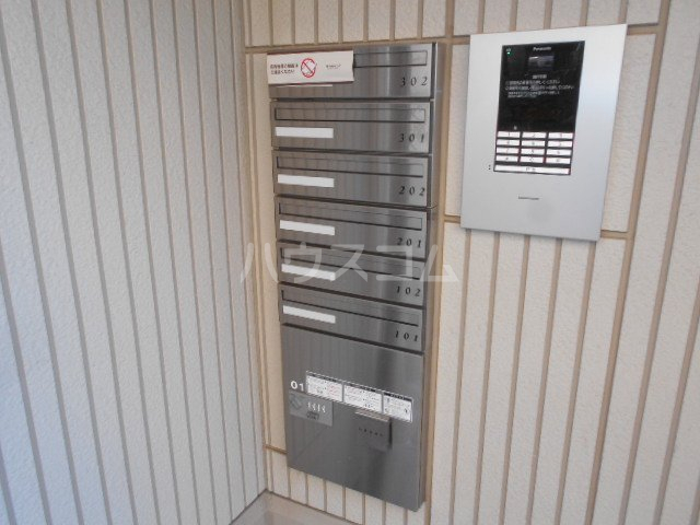 25/30 エントランス