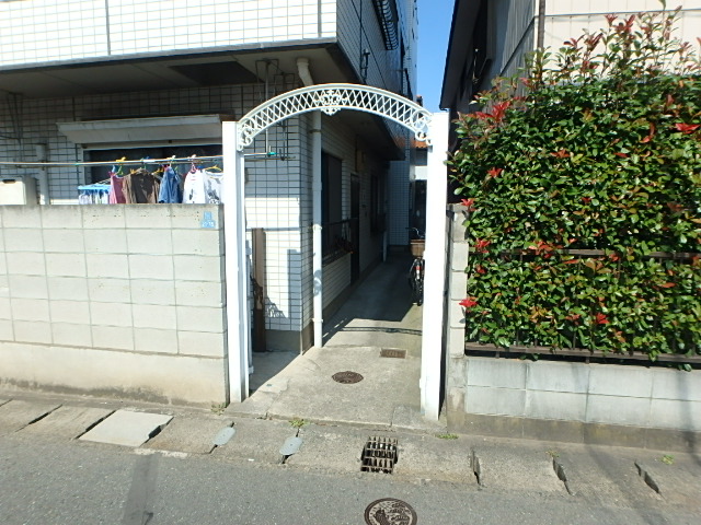 17/27 エントランス