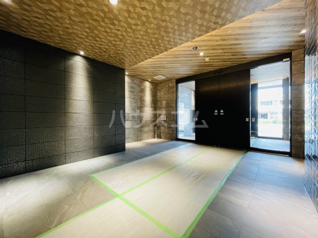 21/26 エントランス