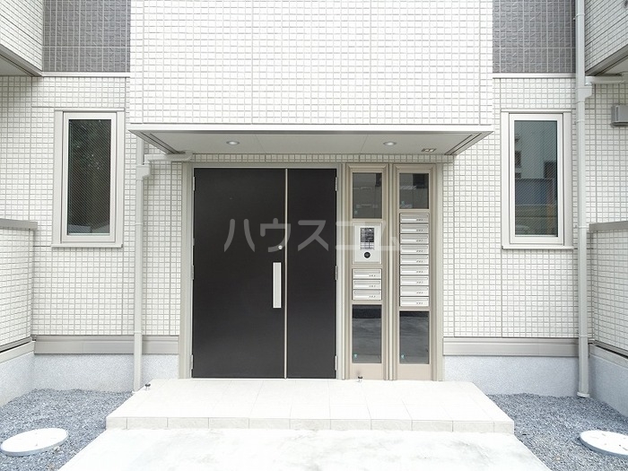 16/25 エントランス