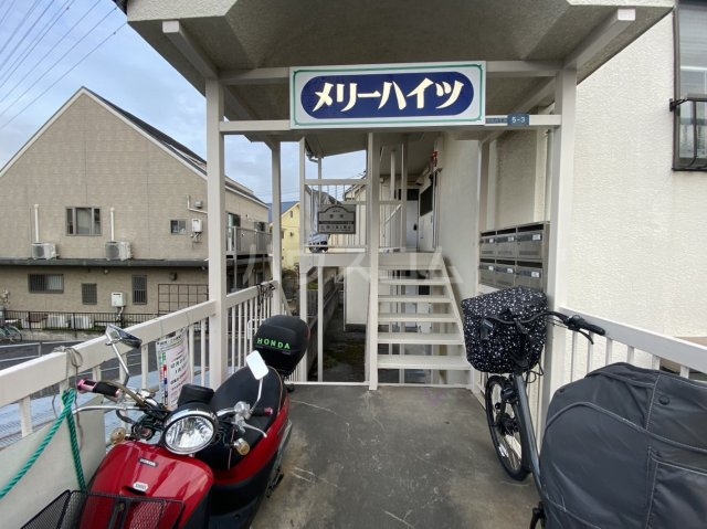 18/24 エントランス