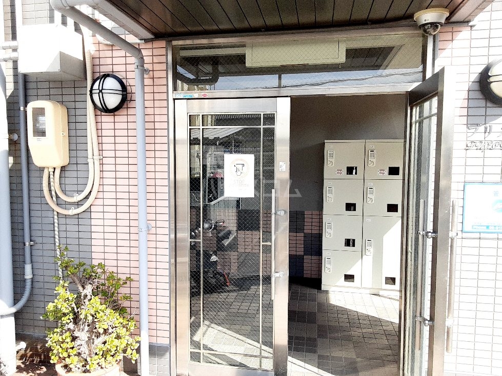 15/16 エントランス