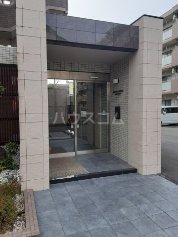 24/28 エントランス