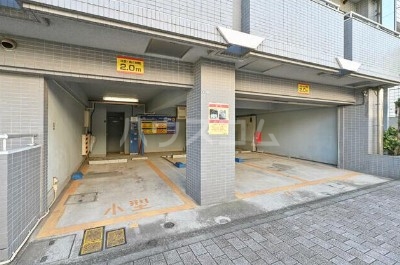 22/30 駐車場