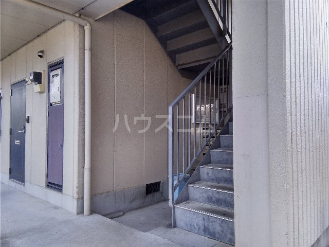 18/27 エントランス