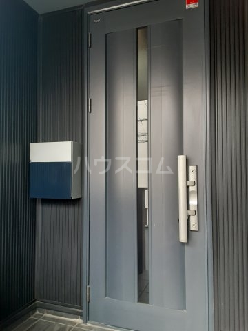 28/30 エントランス