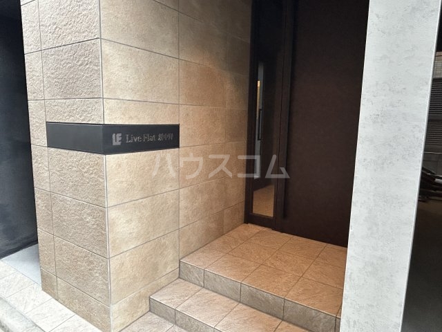 17/27 エントランス