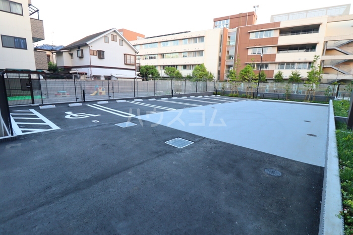 23/30 駐車場