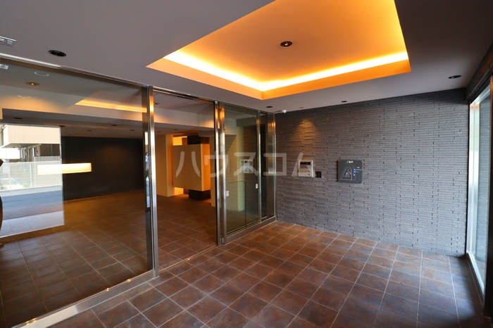 18/28 エントランス