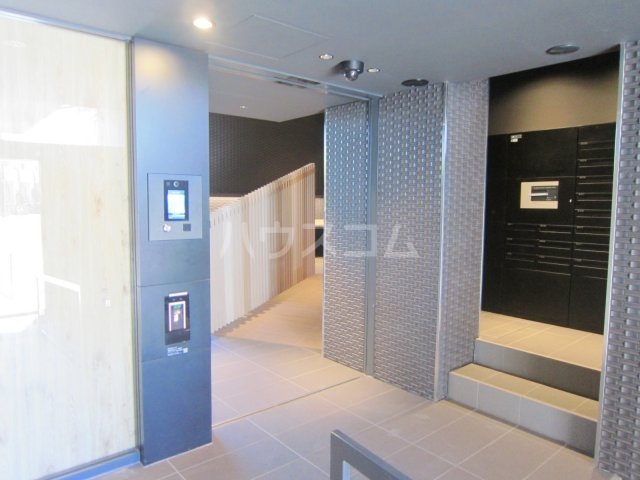 2/5 エントランス