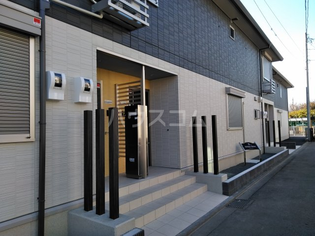 25/26 エントランス