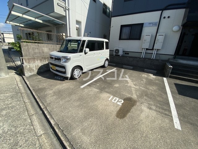 18/26 駐車場