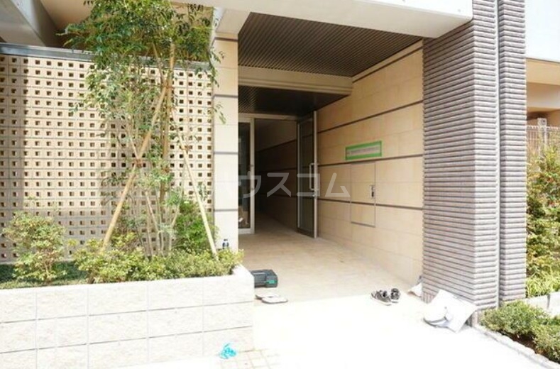 17/21 エントランス