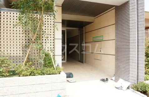 20/21 エントランス