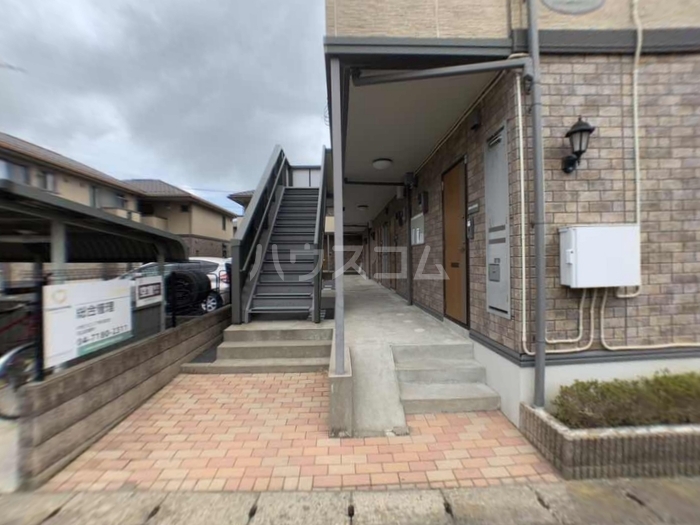 17/22 エントランス