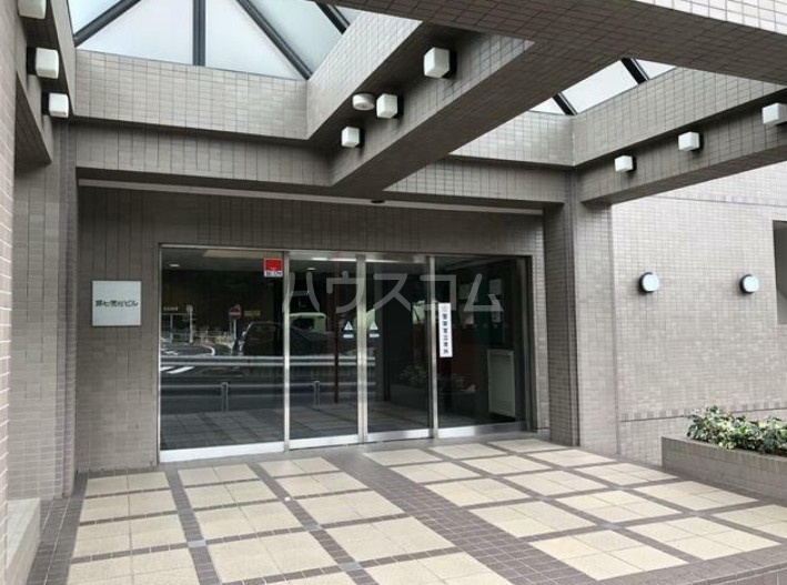 23/30 エントランス