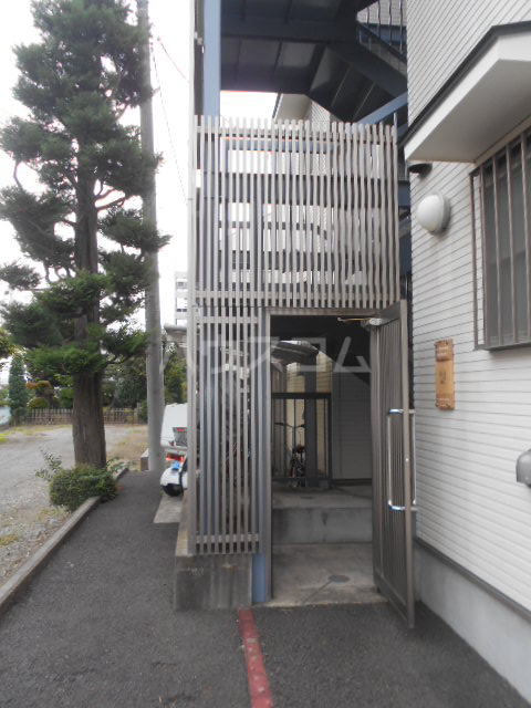 28/30 エントランス