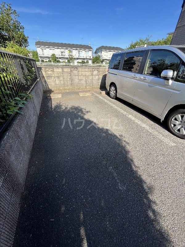 2/3 駐車場