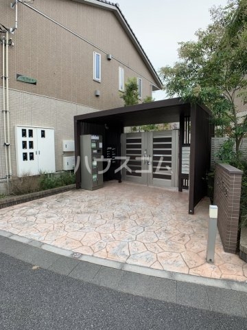 16/26 エントランス