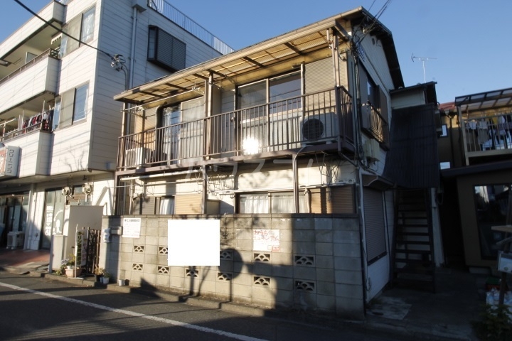 18/19 エントランス