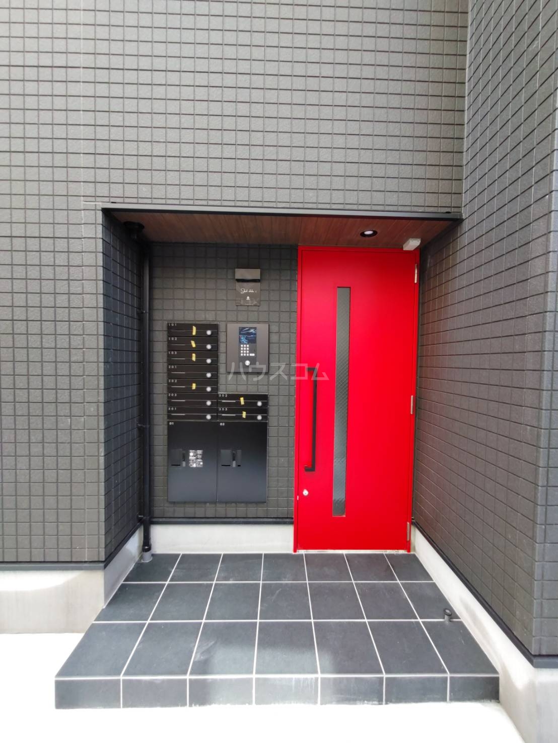 20/30 エントランス