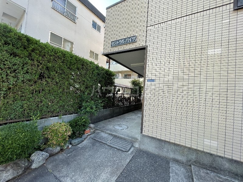 21/23 エントランス