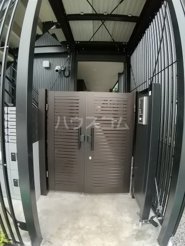 29/30 エントランス