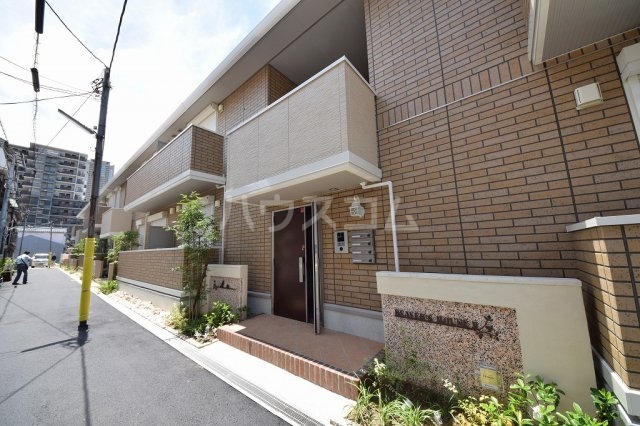 16/23 エントランス