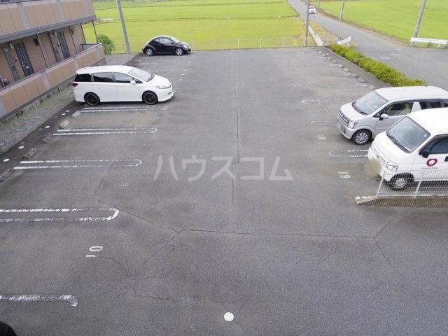 3/7 駐車場