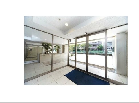 17/25 エントランス