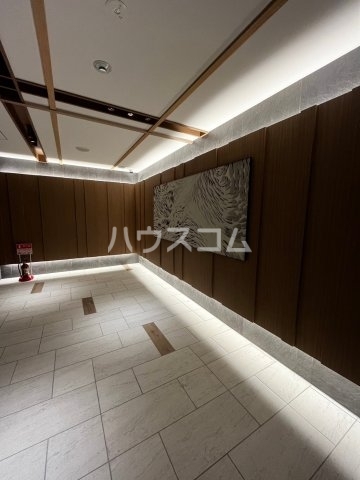 21/30 エントランス