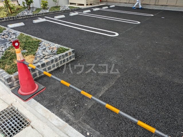 23/30 駐車場